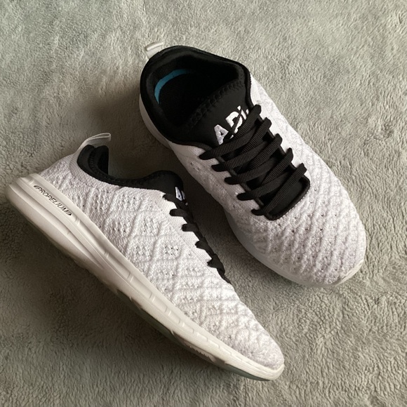 APL Shoes - APL Athletic Propulsion Labs Techloom Phantom Running Shoe Sneaker White Black